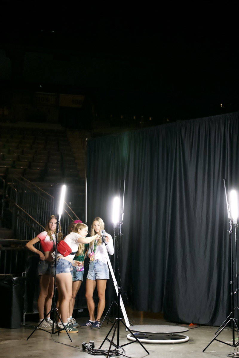 360 video booth platform with camera arm and perimeter vertical lighting